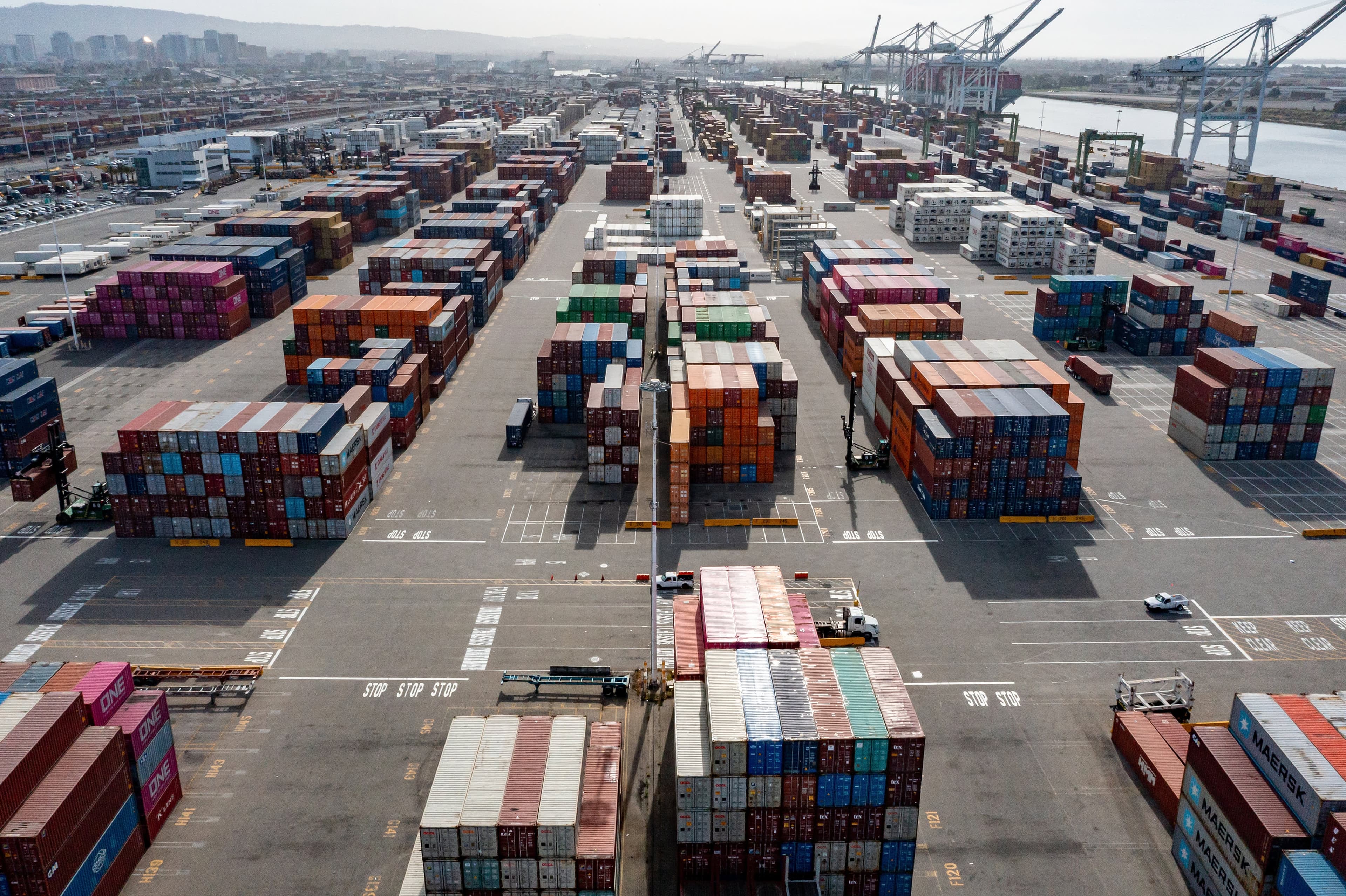 Tariff Refunds Begin Flowing to U.S. Businesses After Supreme Court Ruling