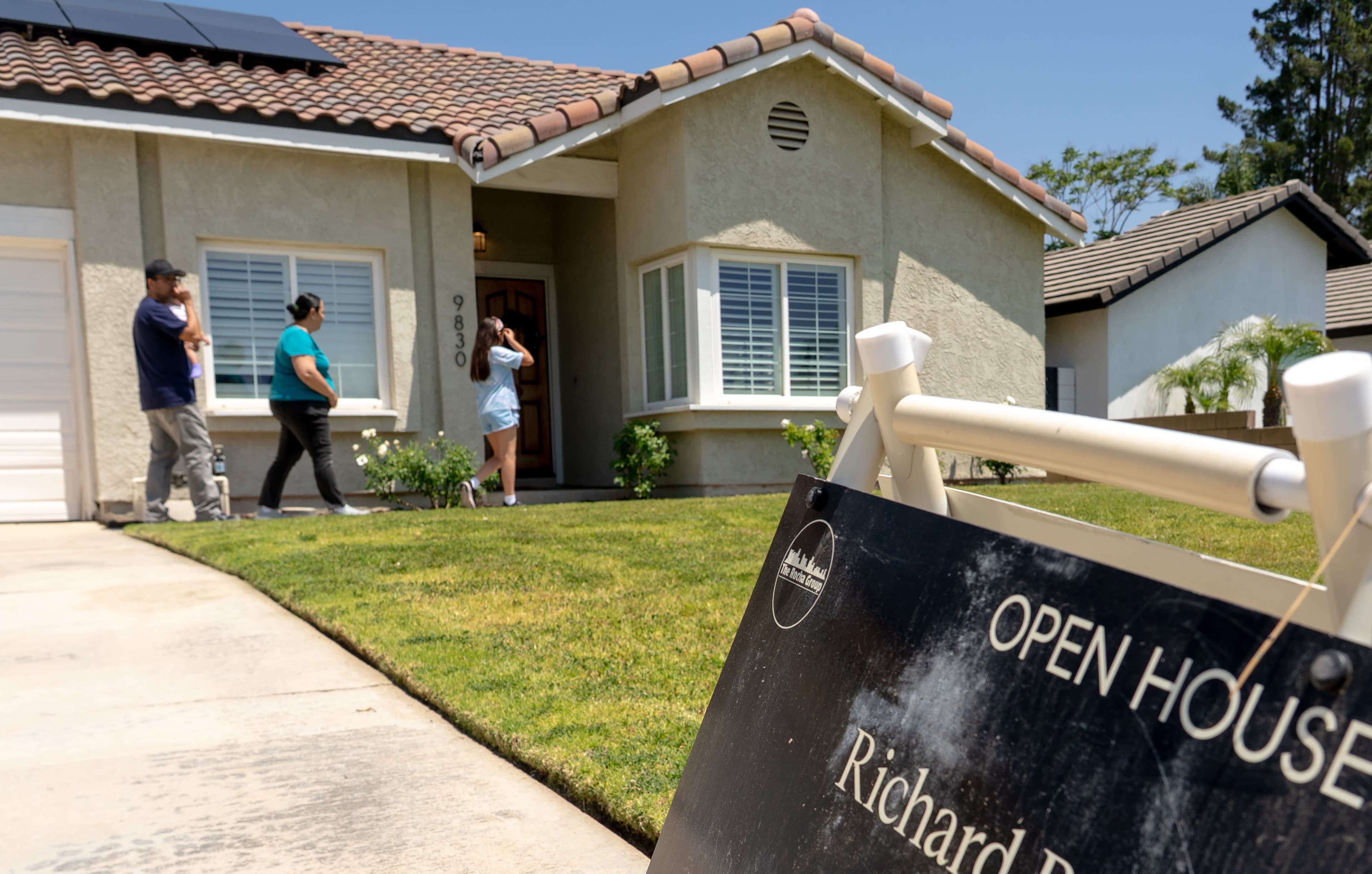 Mortgage Rate Surge Cools April Home Sales Nationally