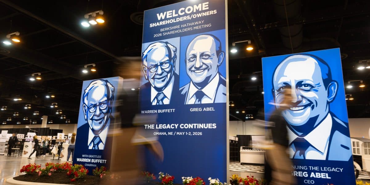 Berkshire's Portfolio Shift Signals Tech Confidence, Reshapes Market Strategy