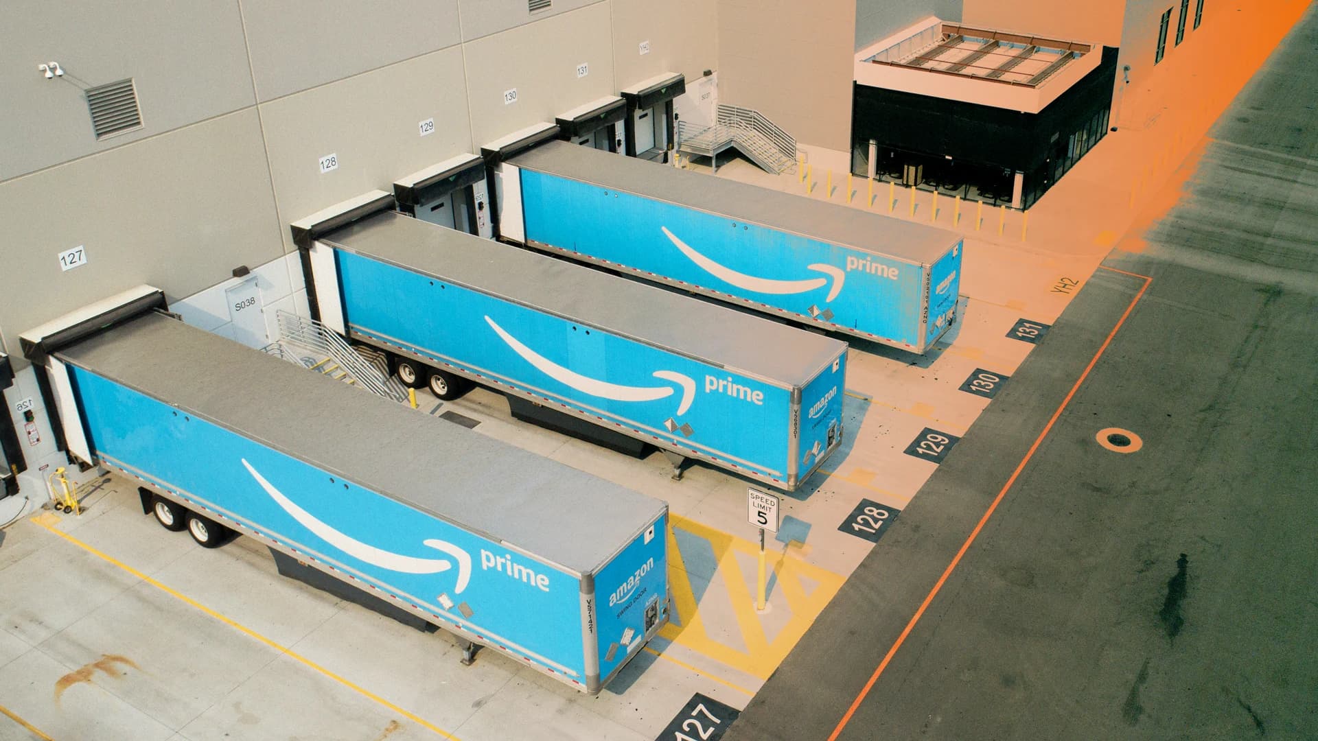 Amazon Opens Delivery Network to Rivals, Reshaping Logistics Landscape