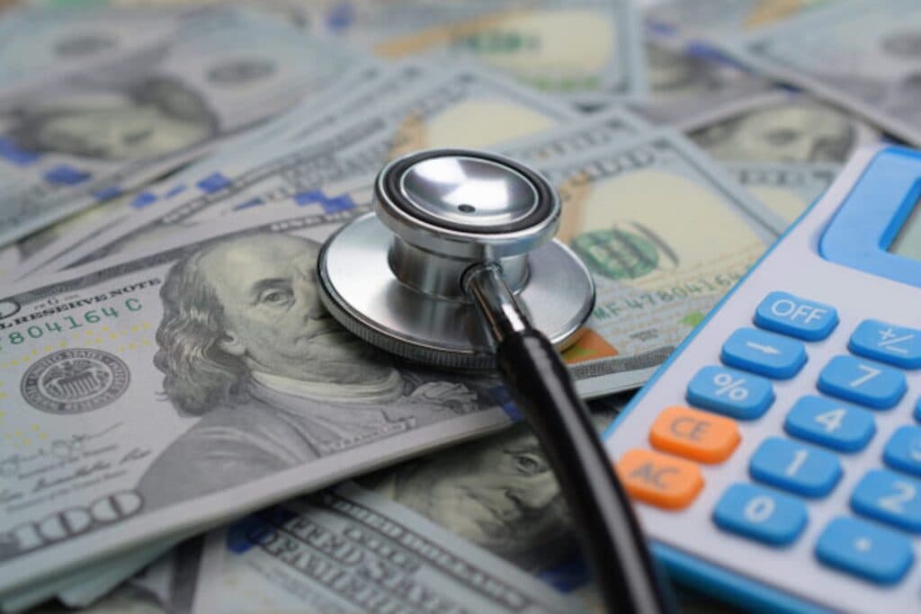 Healthcare Costs Emerge as Key Voter Issue Ahead of Midterms