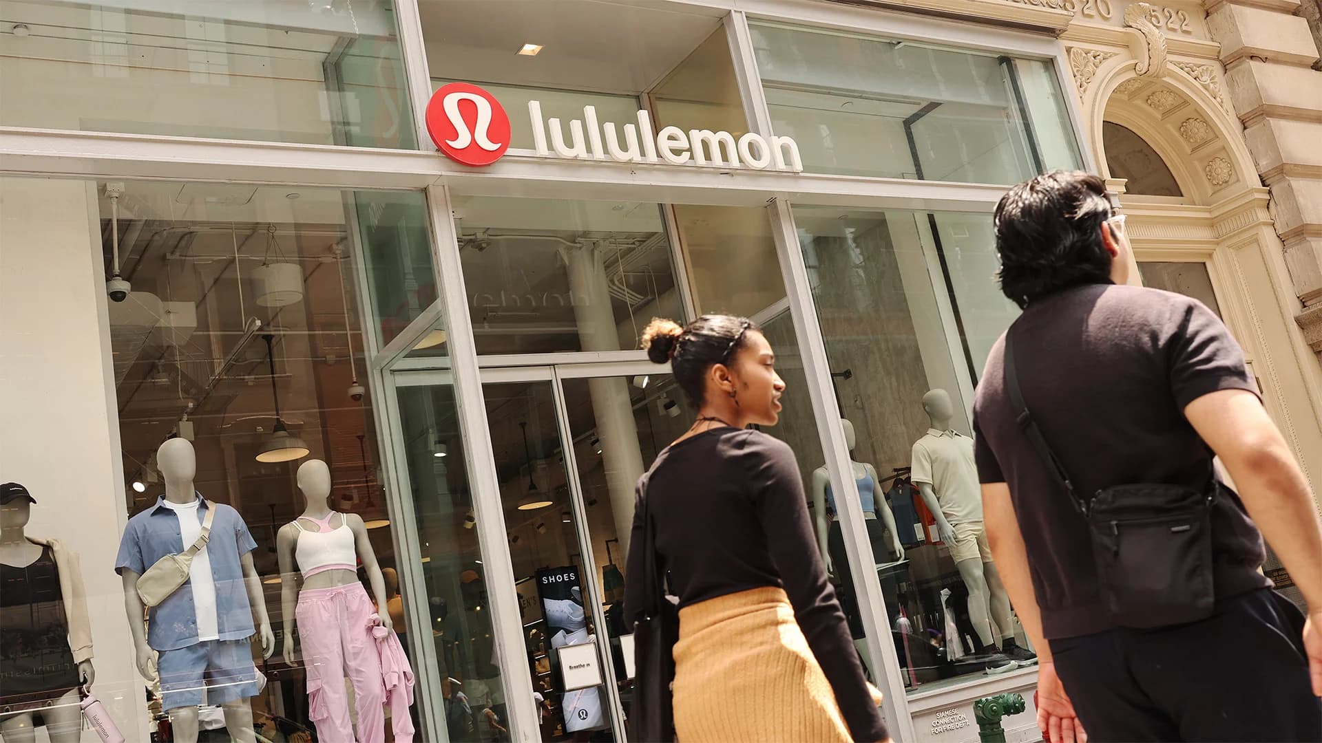 Lululemon Founder's Board Battle Highlights Corporate Governance Risks