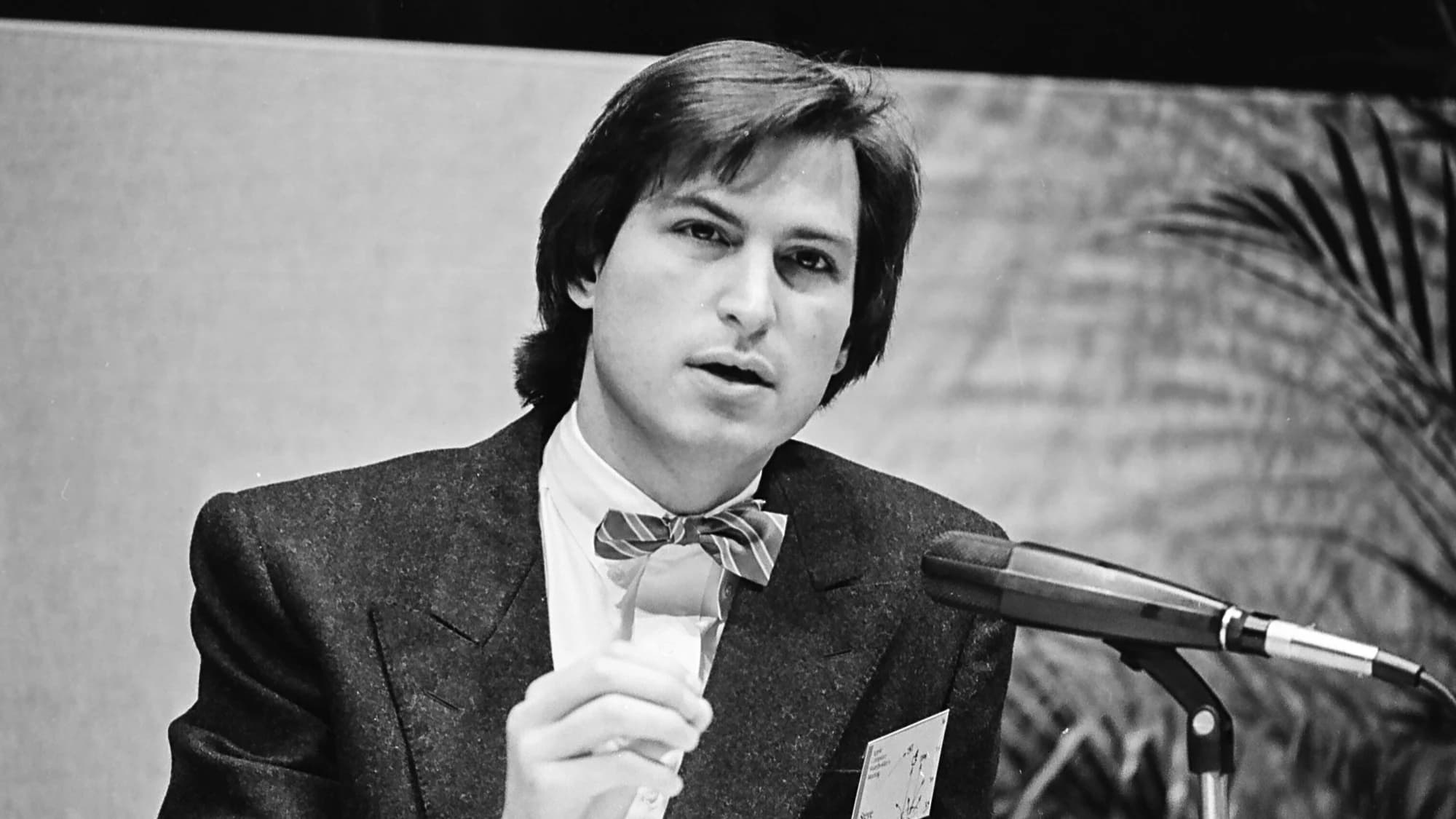 Negotiating From Weakness: Lessons From Steve Jobs