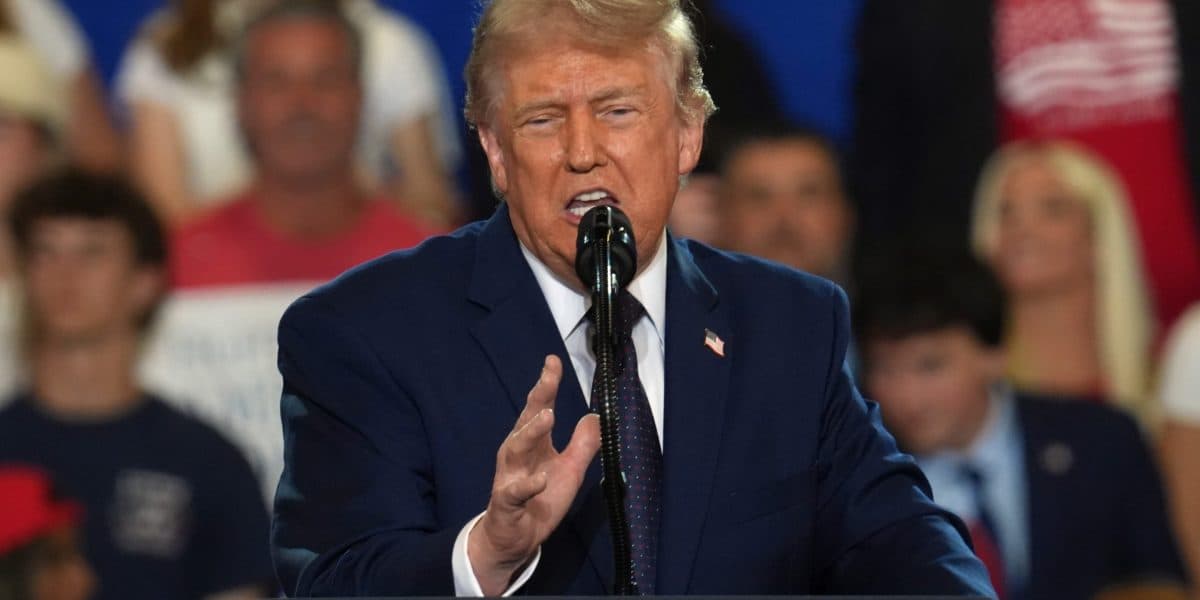 Political Focus Shifts Away From Economic Issues Ahead of Midterms