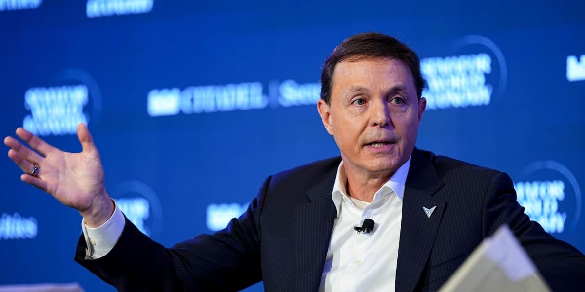Billionaire Entrepreneur Limits Kids' Inheritance, Prioritizes Philanthropy