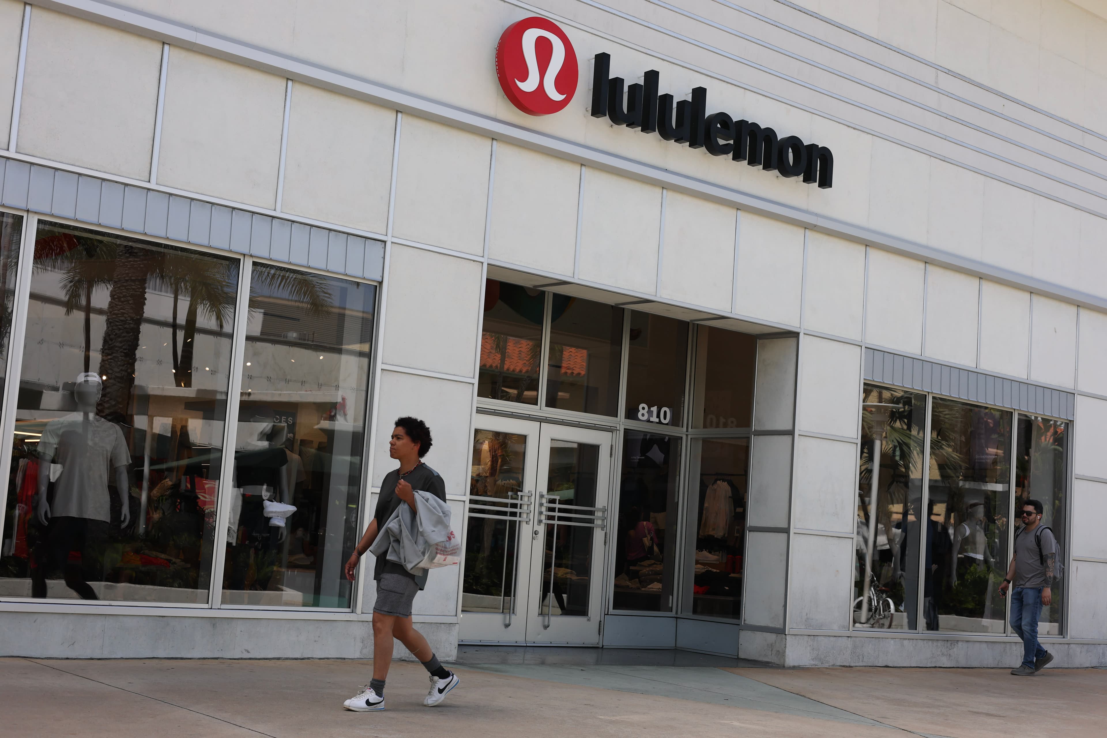 Lululemon Resolves Founder Dispute With Board Seat Agreement