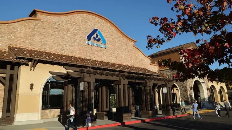 Albertsons Restructuring: What Store Closures Mean for Grocery Competition