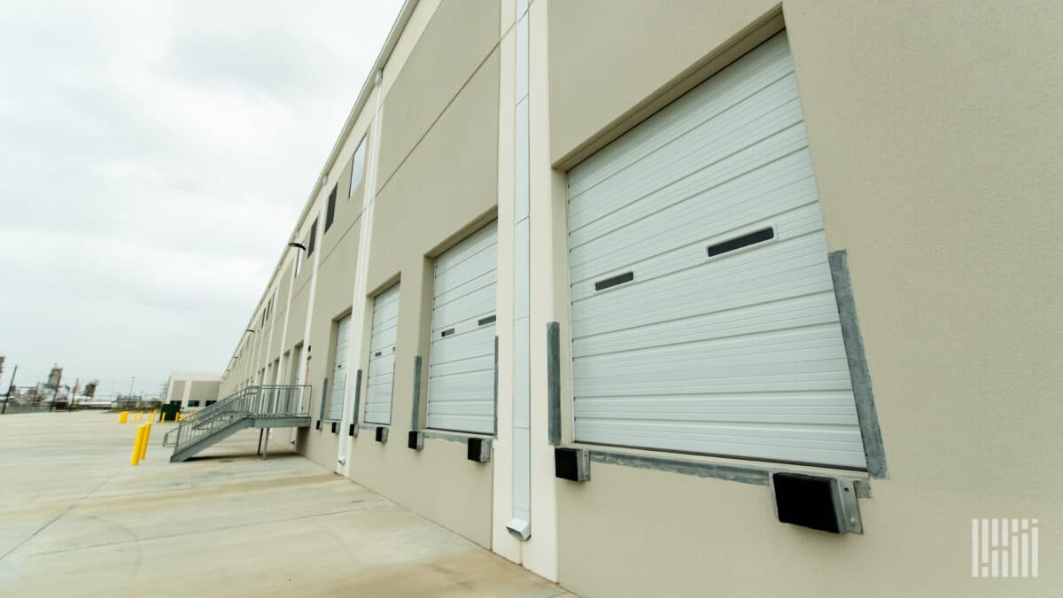 Apollo-Backed Fund Raises $1.4B for Logistics Property Expansion