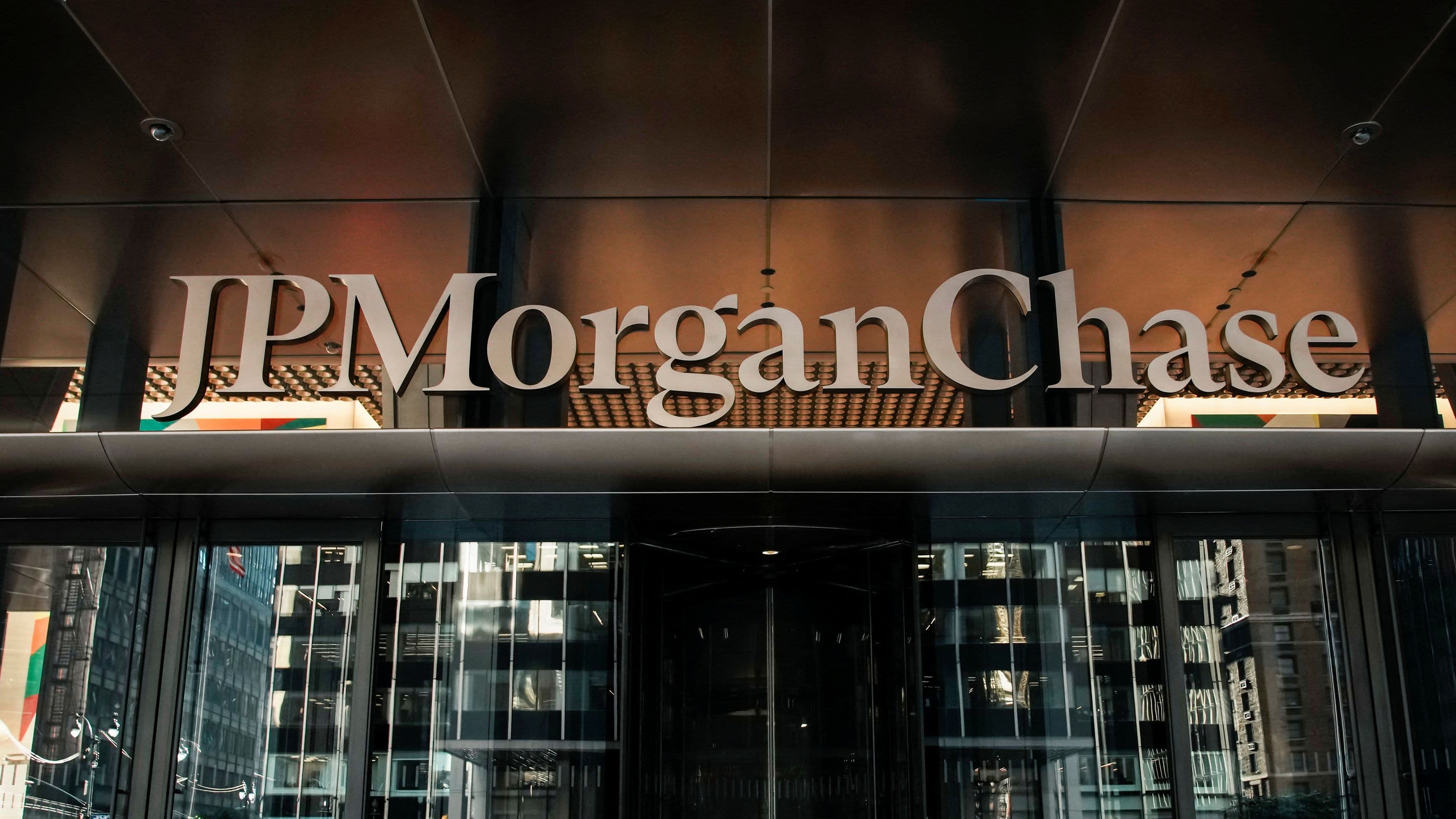 Private Credit Strain: What Bank Pullbacks Mean for Local Investors