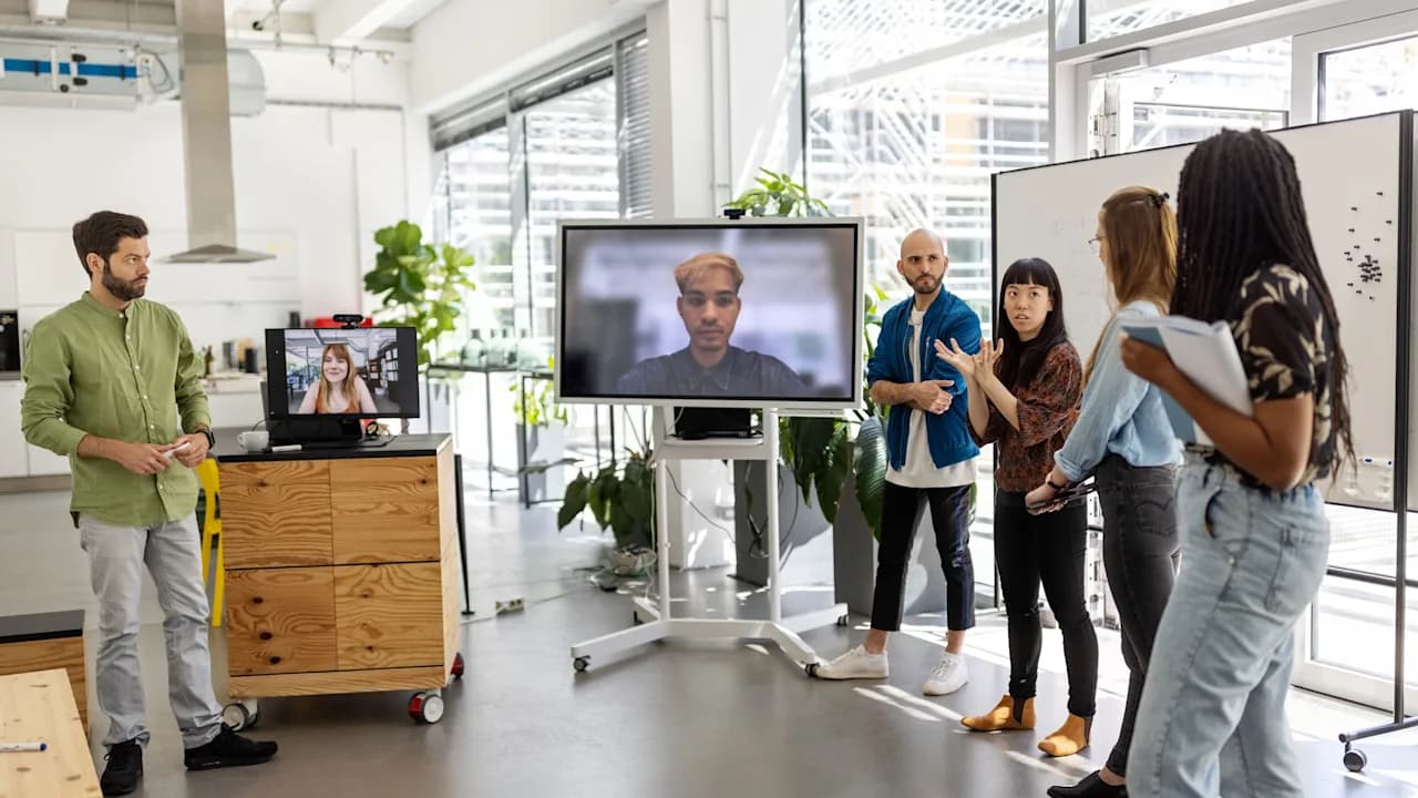 Virtual-First vs. Hybrid: What Dropbox's Work Model Says About the Future