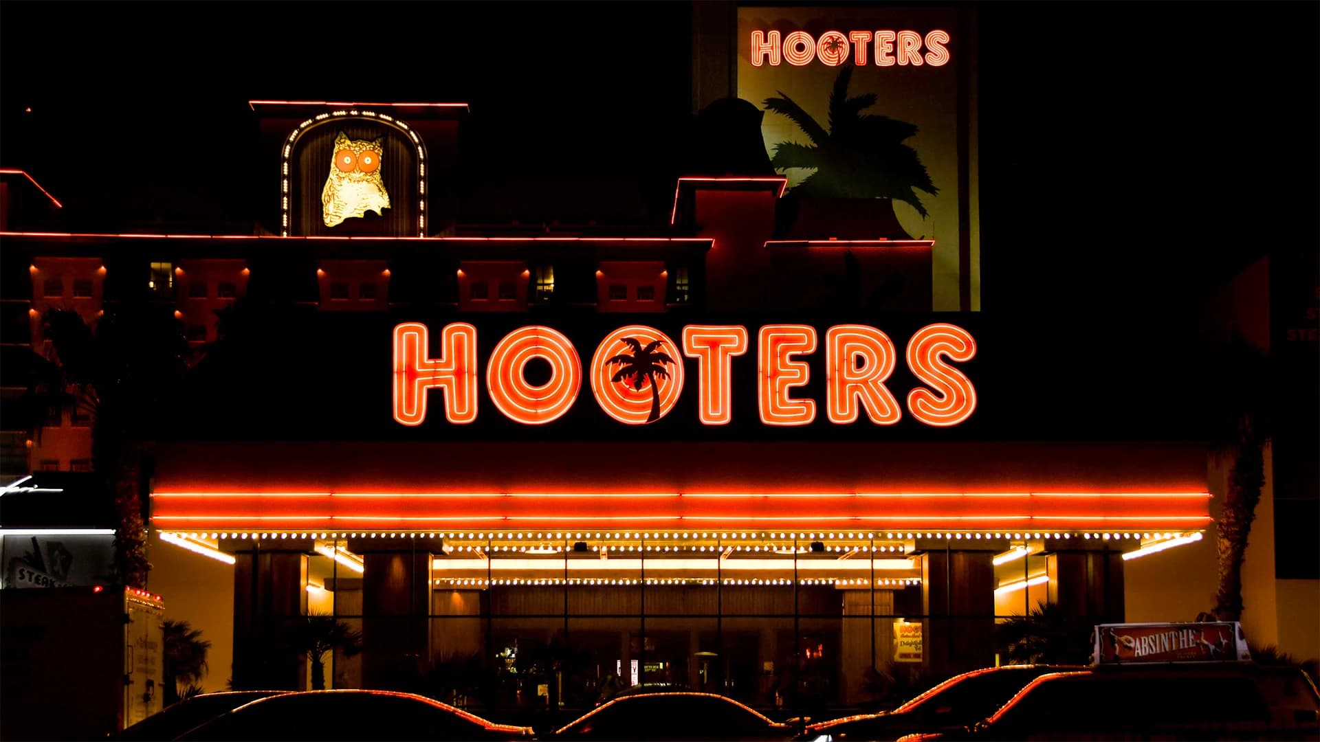 Hooters Pivots to Family Dining as Chain Rebrands Image
