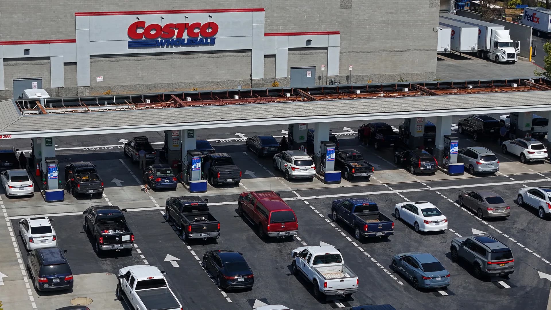 Costco's Fuel Strategy Drives Member Loyalty in Volatile Market
