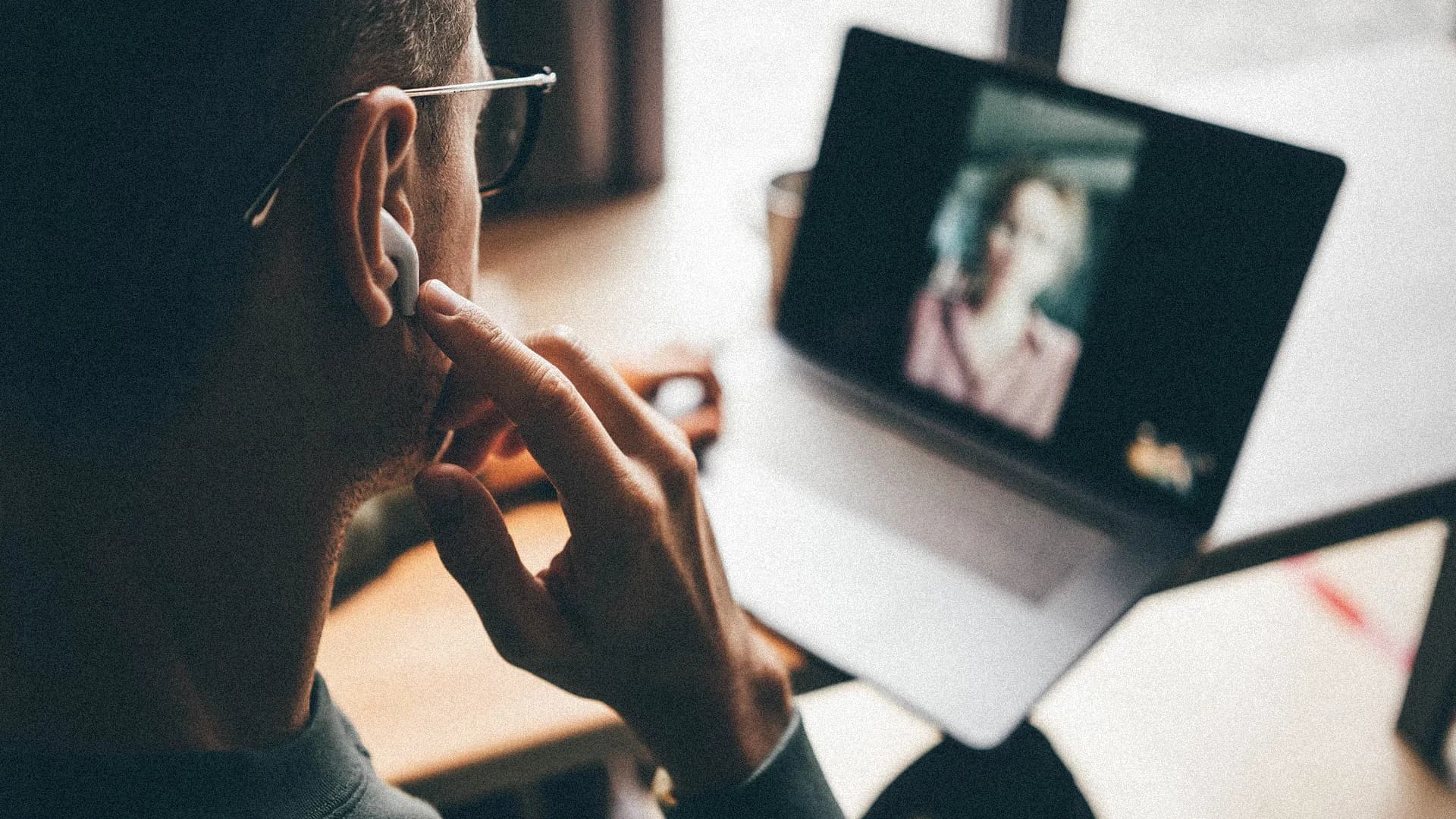 Beyond the Screen: Mastering Virtual Presentations in Dalton's Digital Workplace